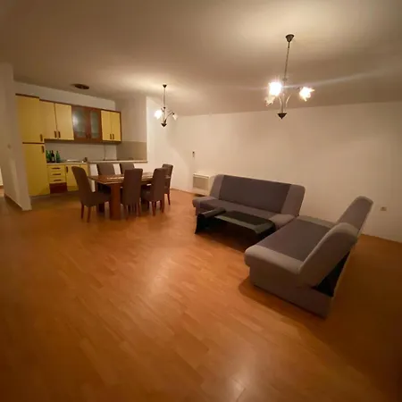 Neretva Three Bedroom * Mostar