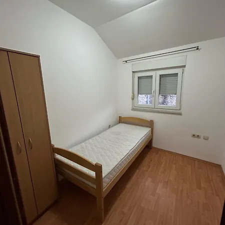 Neretva Three Bedroom * Mostar